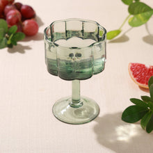 Load image into Gallery viewer, Daisy Wine Glass Green S