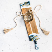 Load image into Gallery viewer, Acacia Baguette Board