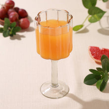 Load image into Gallery viewer, Daisy Wine Glass Clear L