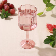 Load image into Gallery viewer, Daisy Wine Glass Pink L