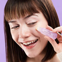 Load image into Gallery viewer, Smoothing Jade Roller Eye Serum Roll Model