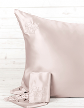 Load image into Gallery viewer, Blush Queen Silk Pillow Case