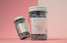 Load image into Gallery viewer, Grapefruit + Mandarin Detoxifying Bath Soak - 4 oz
