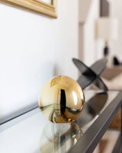 Load image into Gallery viewer, Everlasting Neva Vase
