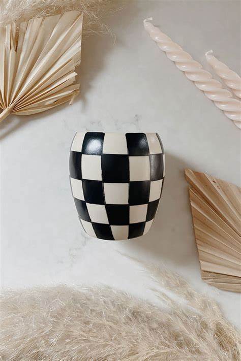 Black Checkered Porcelain Candle