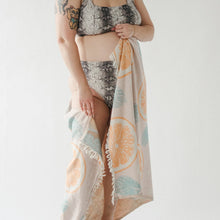 Load image into Gallery viewer, Orange and Leaf Towel
