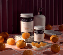 Load image into Gallery viewer, Grapefruit + Mandarin Detoxifying Bath Soak - 4 oz
