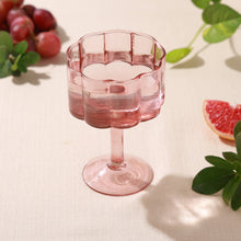 Load image into Gallery viewer, Daisy Wine Glass Pink S
