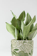 Load image into Gallery viewer, Large Hippie Flower Planter

