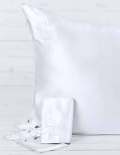 Load image into Gallery viewer, Queen Silk Pillow Case
